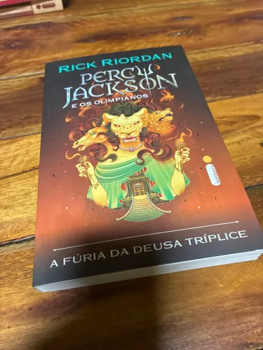 Percy Jackson e os Olimpianos -  A  fúria da deusa tríplice 