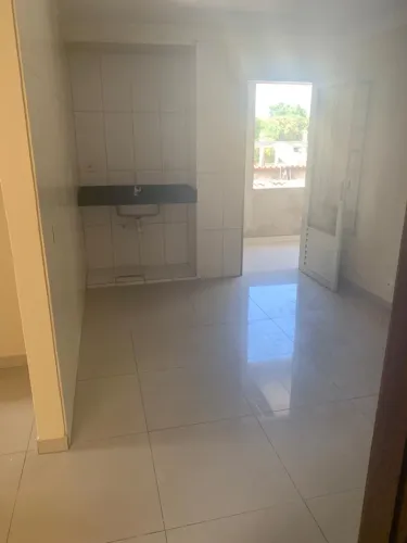 Aluga-se apartamento no setor leste universitário