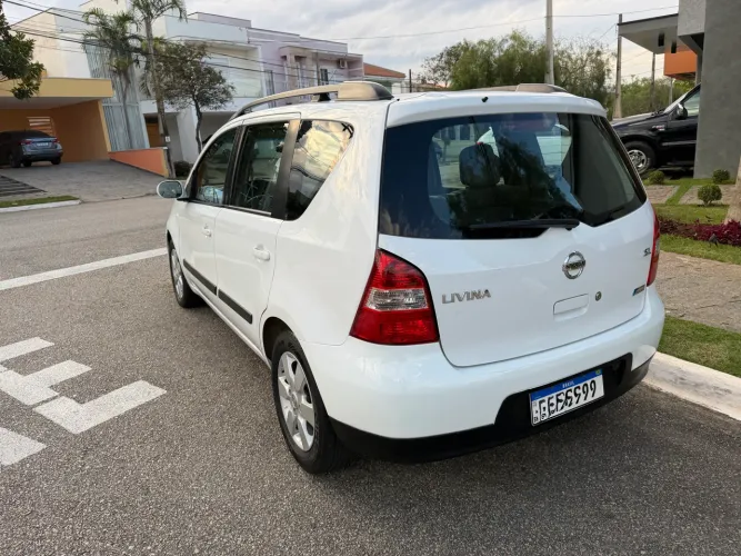 Nissan Livina SL 1.8 16V Flex Fuel Aut. 2011