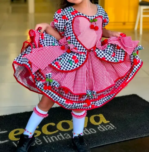 Belíssimo vestido junino 