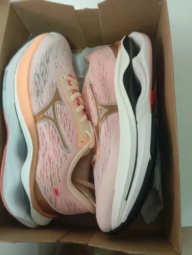 Vendo Tênis Mizuno Wave Creation 26. Com placa de carbono X10. Feminino. N° 36/37. Novo.