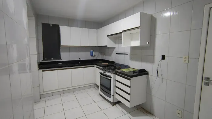 ótimo apartamento no olho dagua, 03 quartos, semi mobiliado