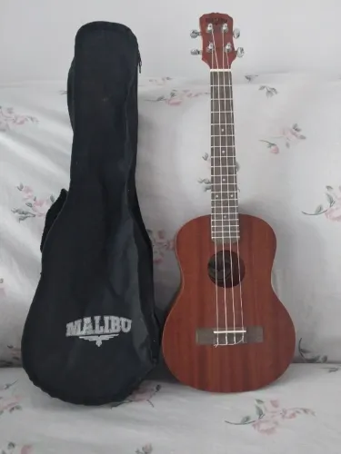 Ukulele Tenor Malibu 26S Sapele Natural com capa