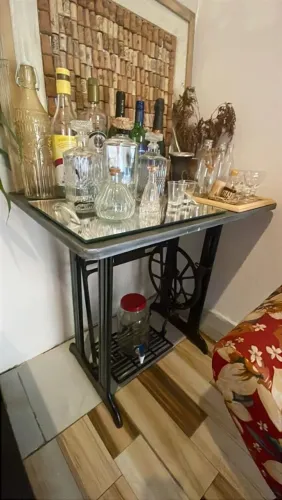 Mesa vintage adptada