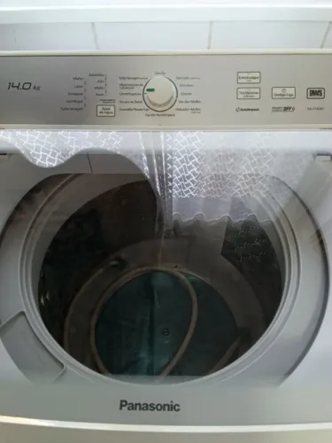 Máquina de lavar Panasonic.