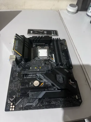 Placa mãe tuf gaming z490-plus (ligar e desligar)
