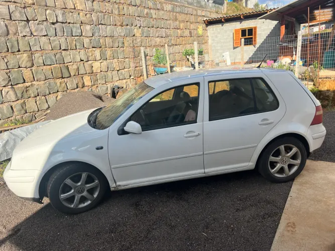 Volkswagen Golf 2.0/2.0 T. Flex Mec.(black & Silv) 2000