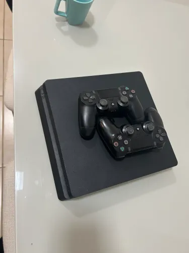 PS4 Slim 1tb bem conservado