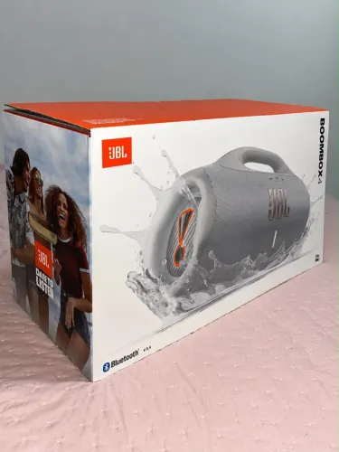 JBL Boombox 4 Branca - LACRADA