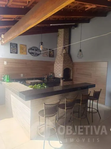 Casa à venda, 3 quartos, 2 suítes, 2 vagas, CIDADE JARDIM - UBERLANDIA/MG