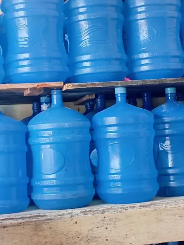 40 garrafa de água mineral de mineral de 20 litros a 12 reais a unidade