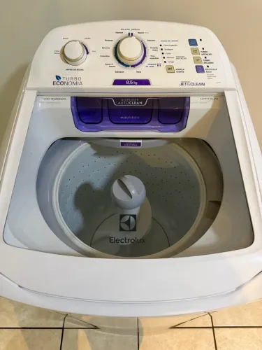 Máquina de Lavar Roupas Electrolux 8,5 kg LAC09 Seminova