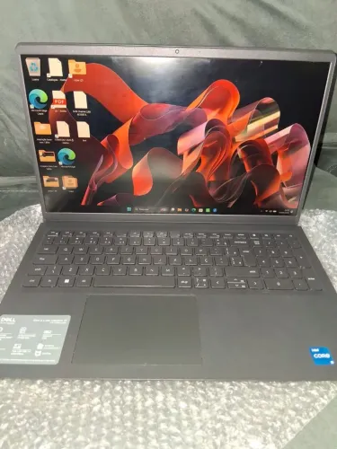 Notebook Dell Inspirion 15 - Intel i5 12° Gen/ 8GB RAM / SSD 512 NVMe M.2 Com Nota Fiscal