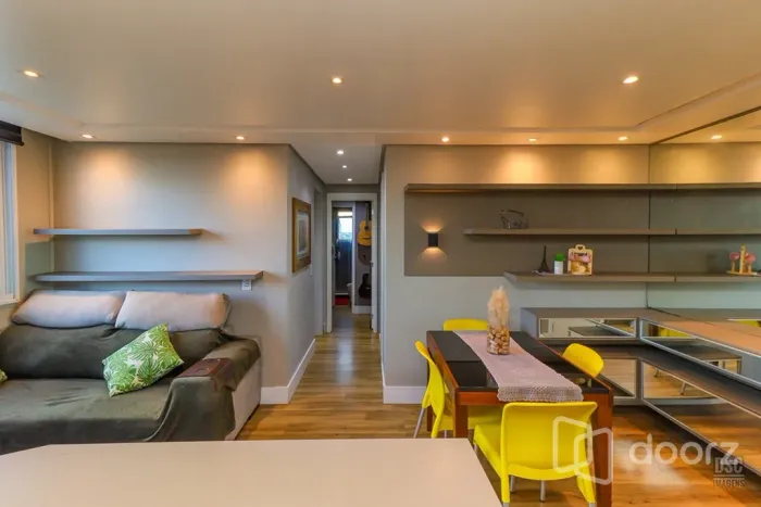 Imóvel na Tenente Ary Tarragô com 3 dormitórios e 60m²