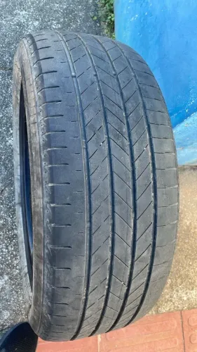 Pneu de Corolla Cross Bridgestone 225/50 R 18
