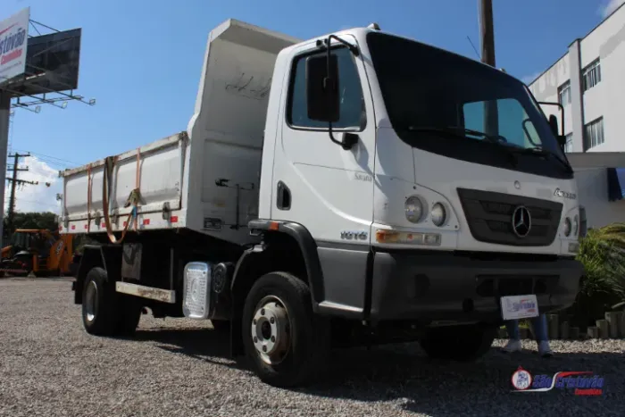 Mercedes Benz 1016 com basculante 84.000 km