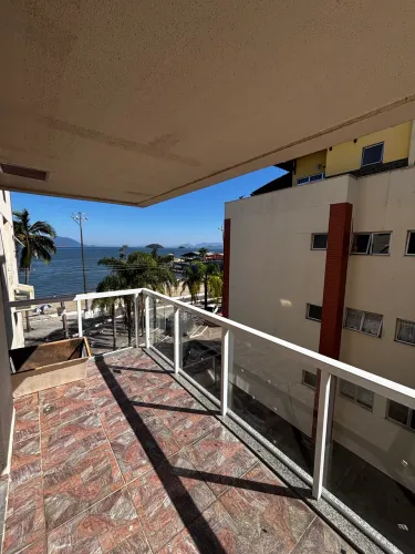 Aluga - se apartamento em Muriqui