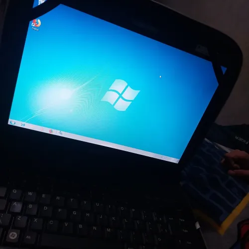 Notebook Intelbras bem conservado completo formatado  