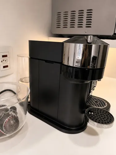 Nespresso Vertuo Next 127V Preta - Excelente Estado