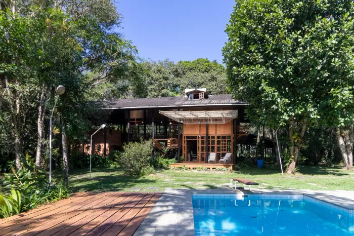 Casa comercial para venda em Parelheiros, 357m²