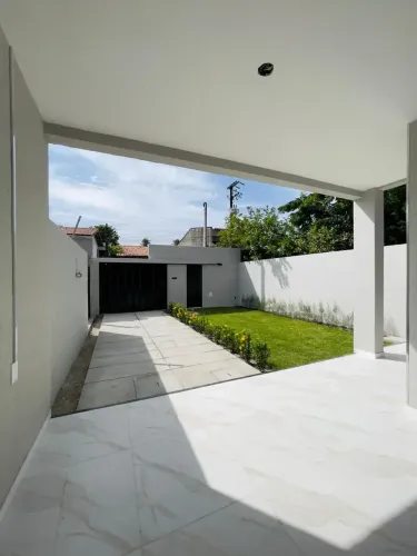 Imóvel para venda com 120 metros quadrados com 3 quartos em Lagoa Redonda - Fortaleza - CE
