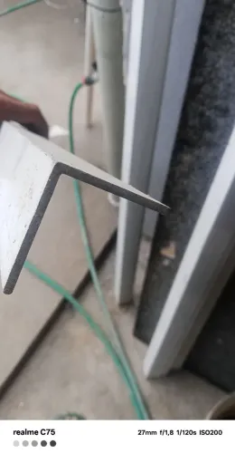 Cantoneira de alumínio 
