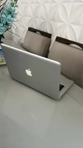 MacBook Pro 13 - 2011 (Bem cuidado)