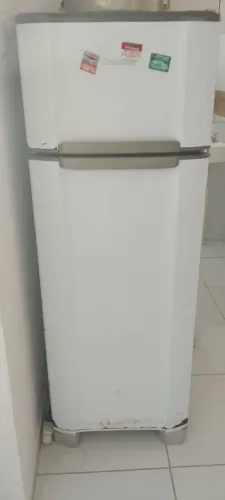 Vendo geladeira funcionando apenas Congelador