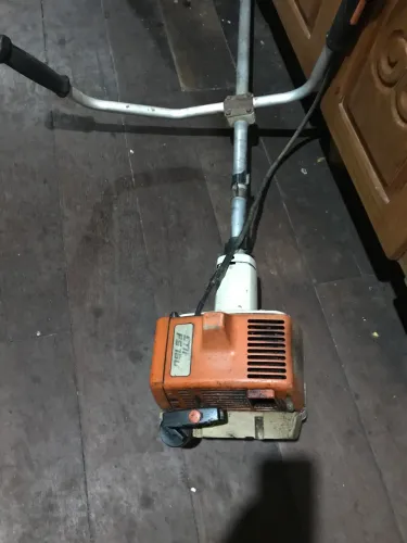 Roçadeira sthil 800,00