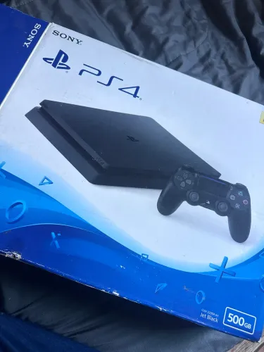 Semi novo PS4 