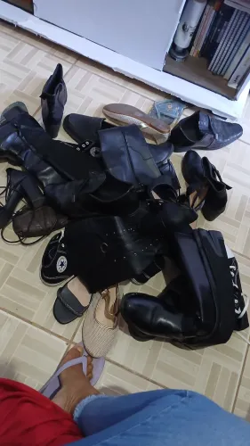 Lote de sapatos usados 