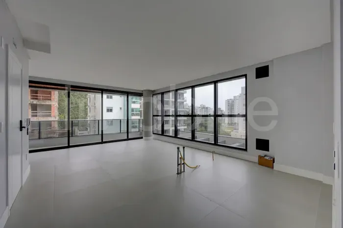 Apartamento no Edifício Dusseldorf, na Praia Brava Itajaí.