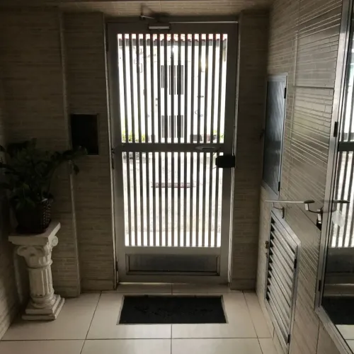 Vista Alegre, Apartamento Planta Original 03 quartos com sala ampliada, vazio com 76 metro