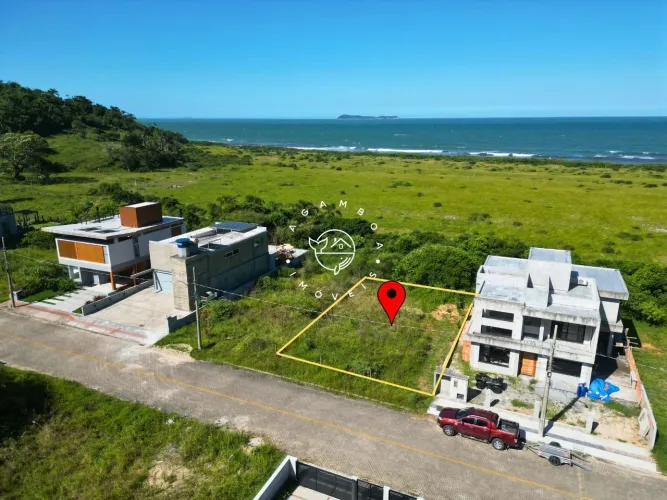 Terreno com 360m² em loteamento planejado a poucos metros do mar na Praia da Gam