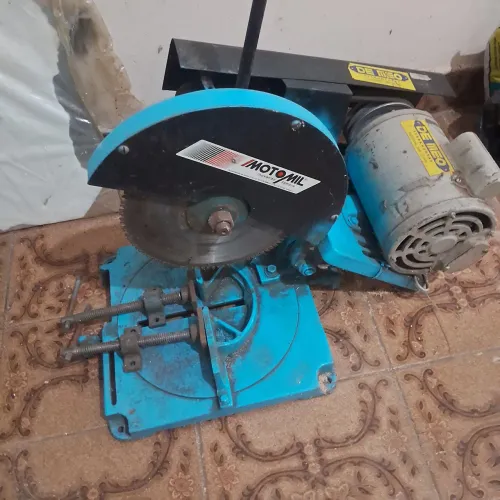 Serra meia esquadria De meo, motor monofásico de 1CV,  127 / 220V