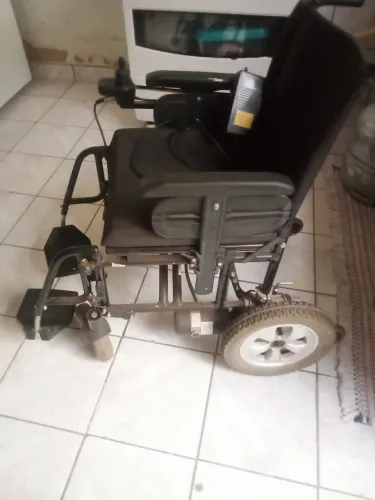Cadeira de roda elétrica 