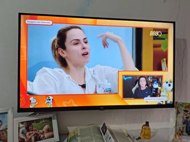 Vendo TV TCL 32 polegadas - semi nova , com apenas sete meses de uso, em perfeito estado.