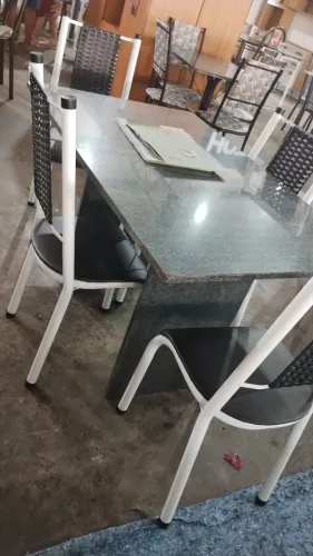 Mesa de jantar NOVA