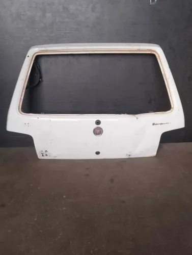 Tampa traseira Fiat uno 2006 A 2012