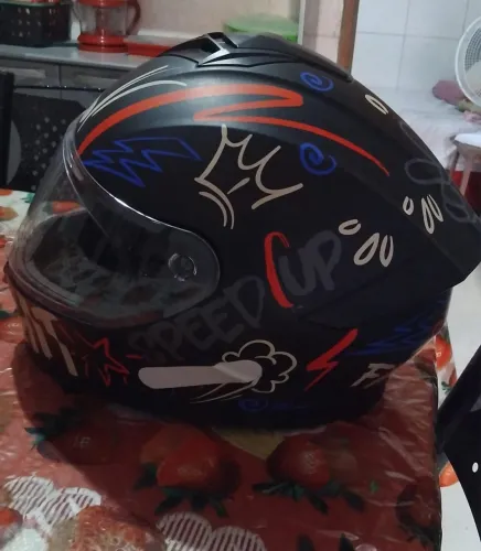 Capacete semi novo , tamanho 58