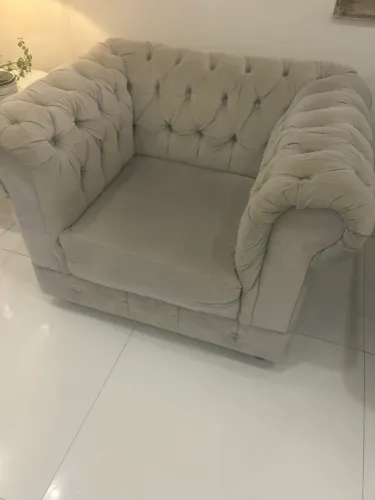 Vendo um conjunto de sofá e poltronas de capitonê