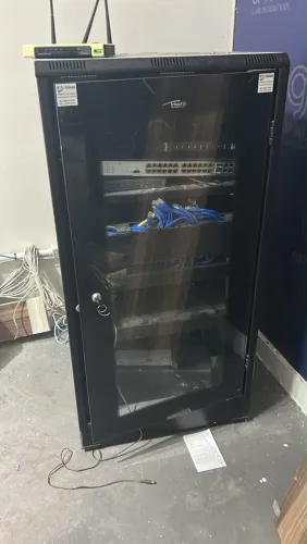 Rack de telecomunicações /TI de piso