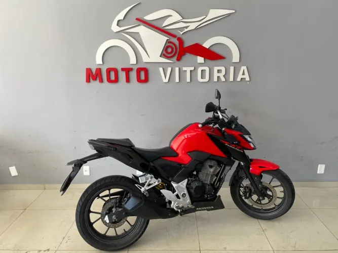 Honda CB 300c Twister modelo novo aceito motos na troca