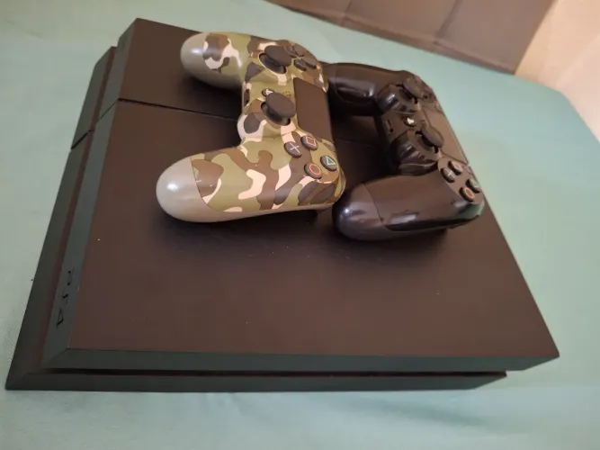 PS4 500 gb - versão 13.52 - (Precisa de manutenção) leia descrição completa