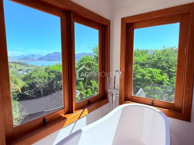 Casa de Condomínio , aluguel , 4 quartos em Piratininga - Niteroi
