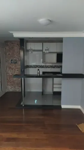 Apartamento para aluguel possui 63 metros quadrados com 2 quartos