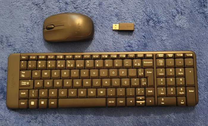 LOGITECH MK220 - KIT TECLADO E MOUSE 2.4GHZ