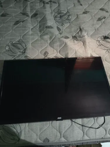 Uma  smartv Roku 32" telefone *08