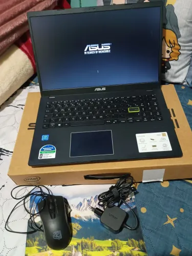 Notebook em perfeito estado sem riscos ou defeitos