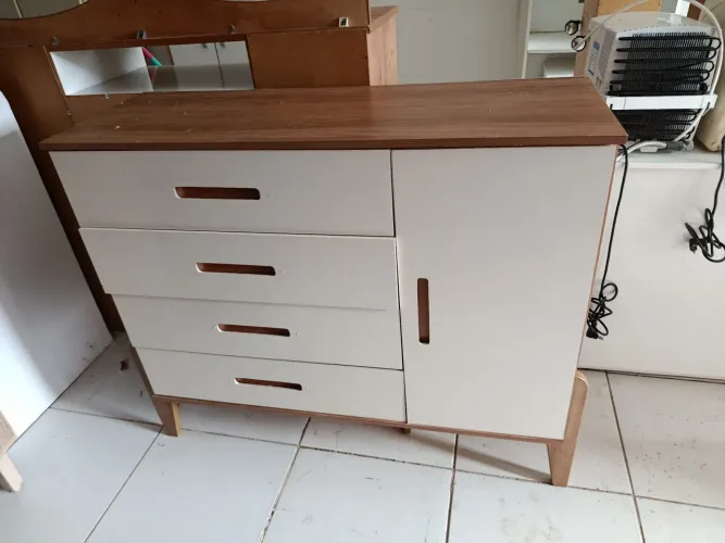 Conjunto de cômoda mais o berço